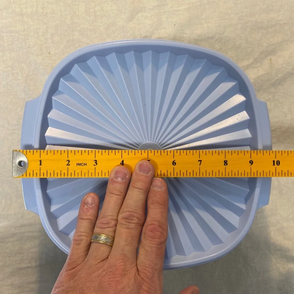 Tupperware beautiful vintage